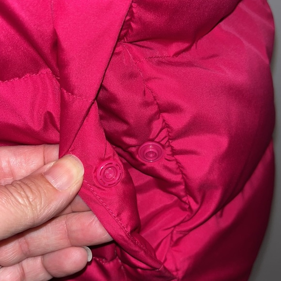 Land’s End Pink Puffer Vest - Picture 9 of 13